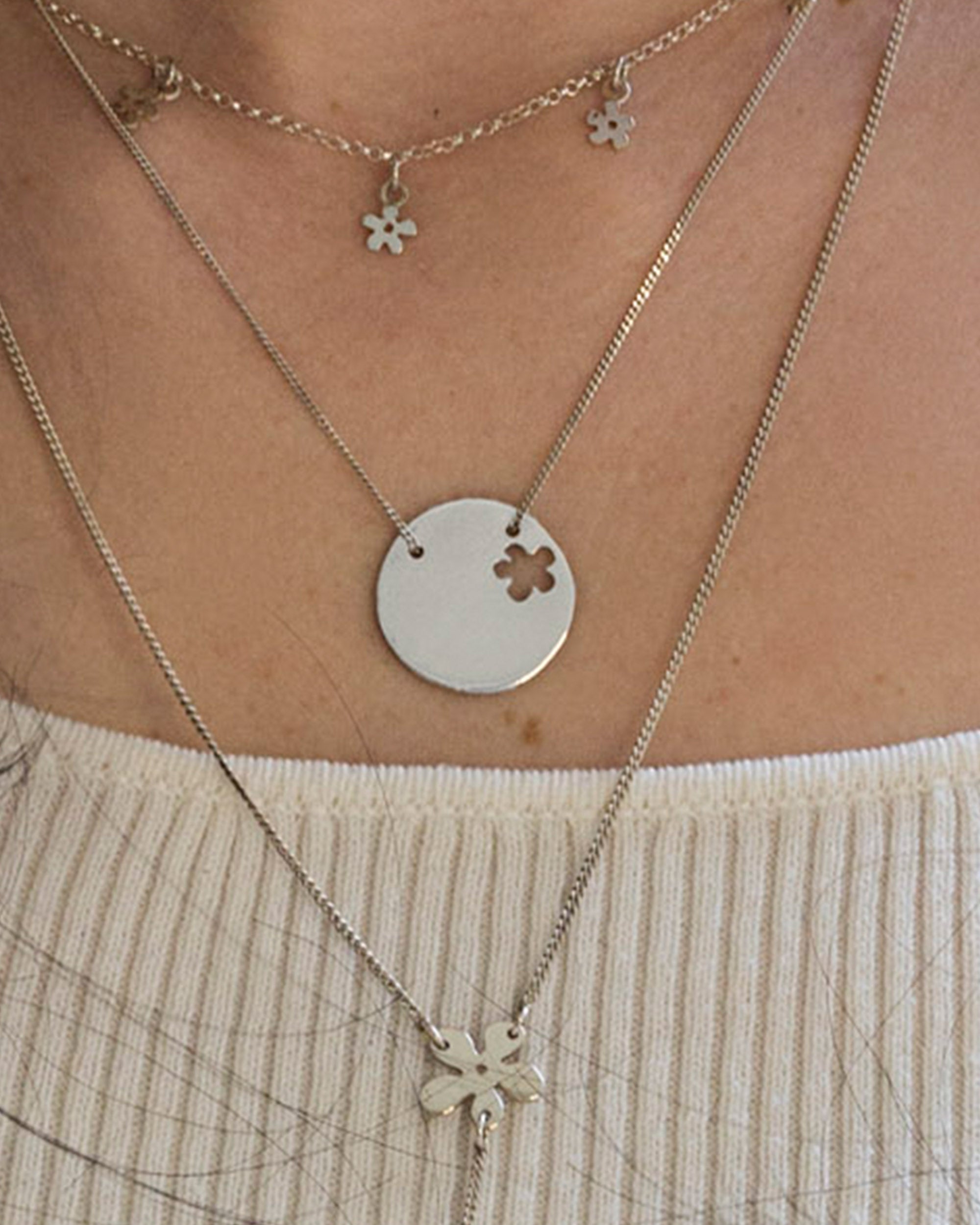 Daisy Cut Out Necklace