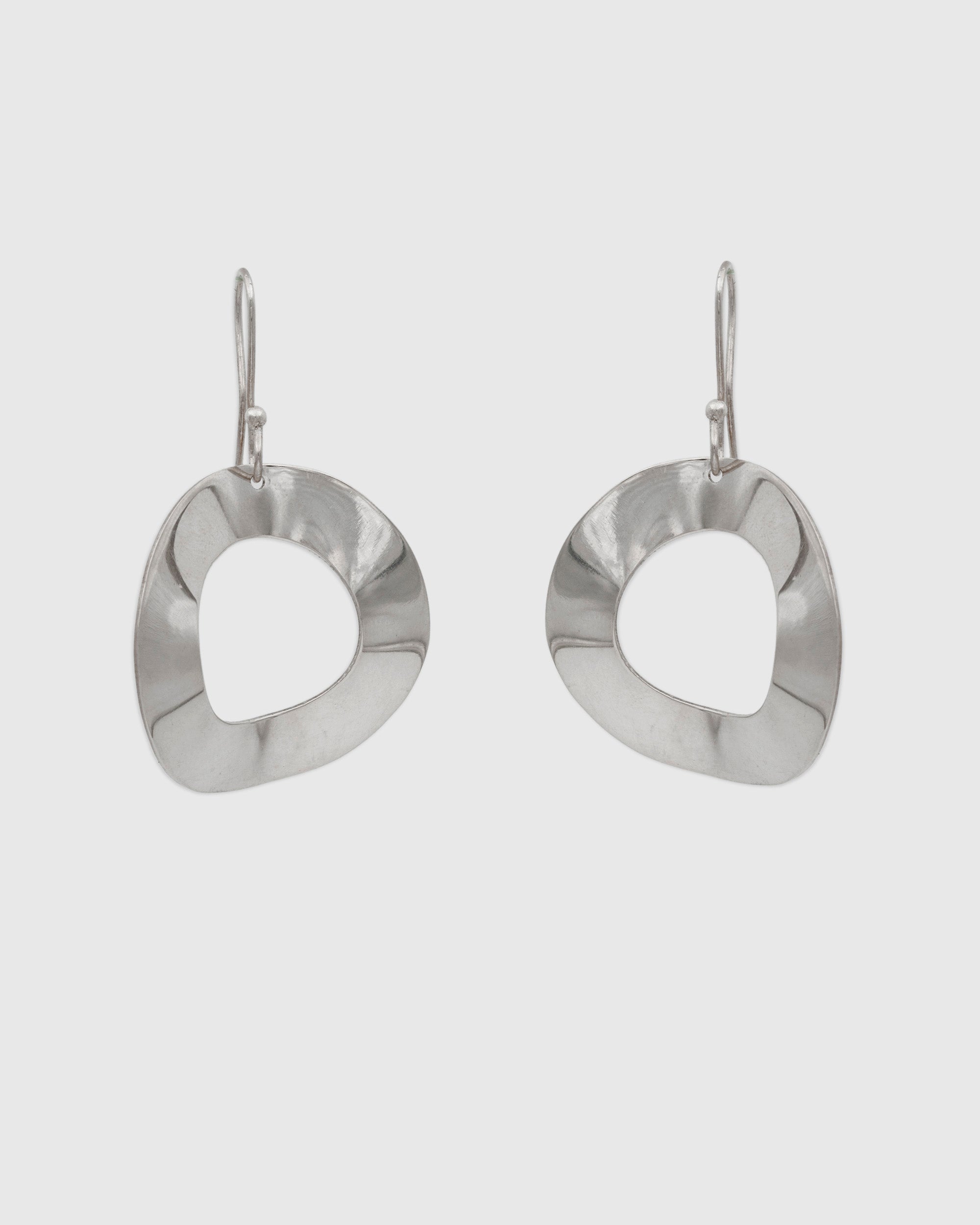 Curve Circle Earring